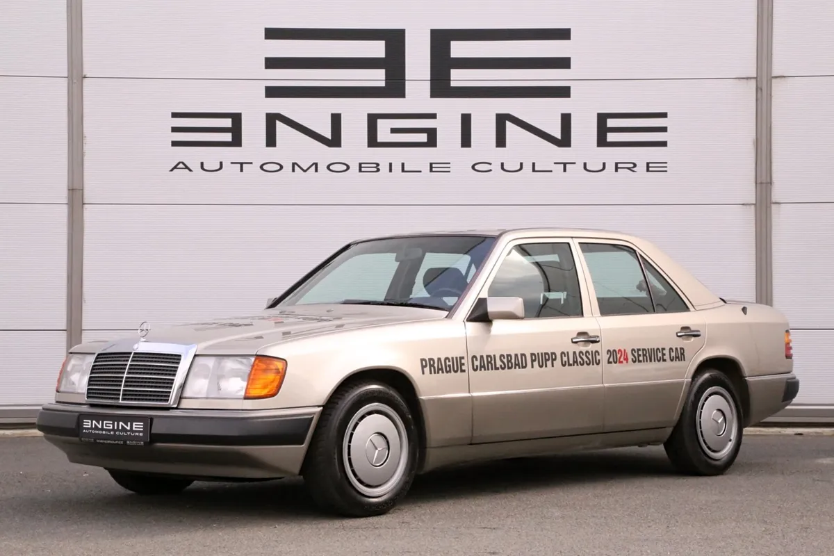 Mercedes-Benz 230 E