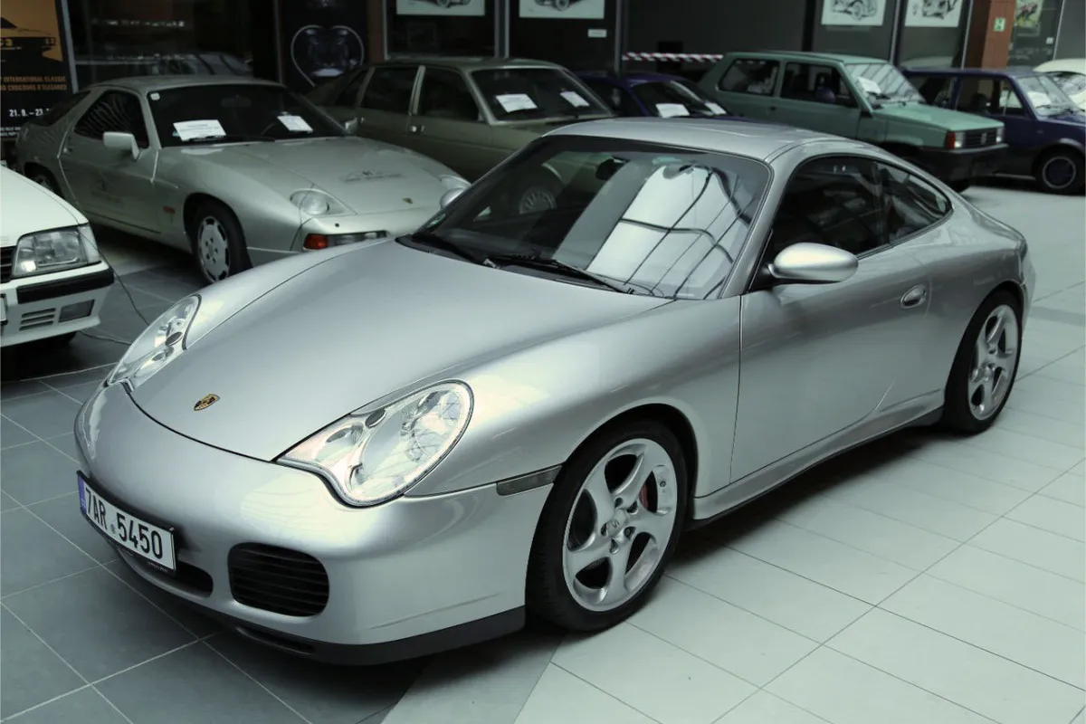 Porsche 911 Carrera 4S 996