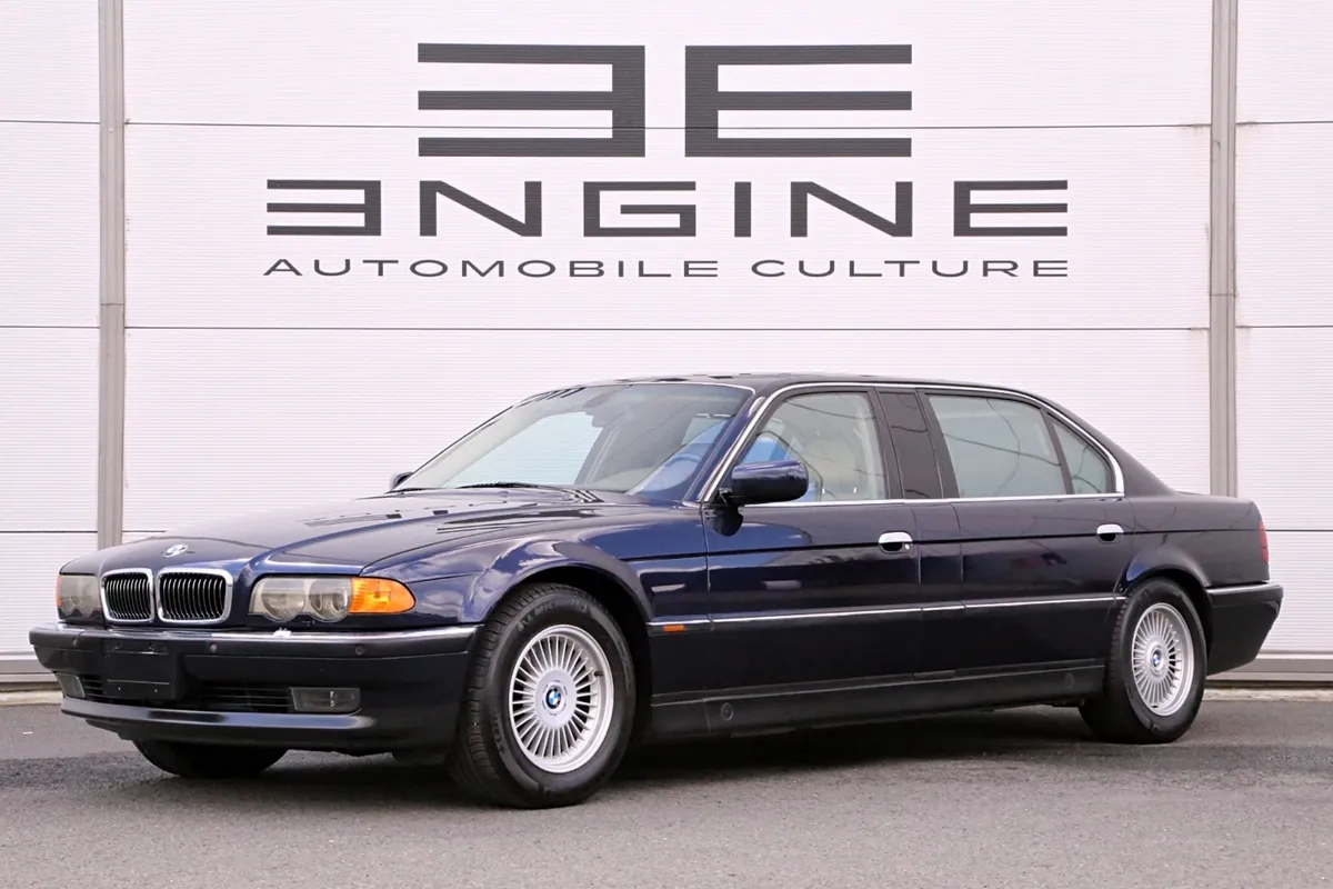BMW 750iXL (E38)