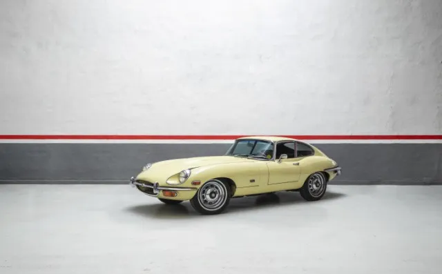 Jaguar E-Type 4,2 FHC 2. série 1971