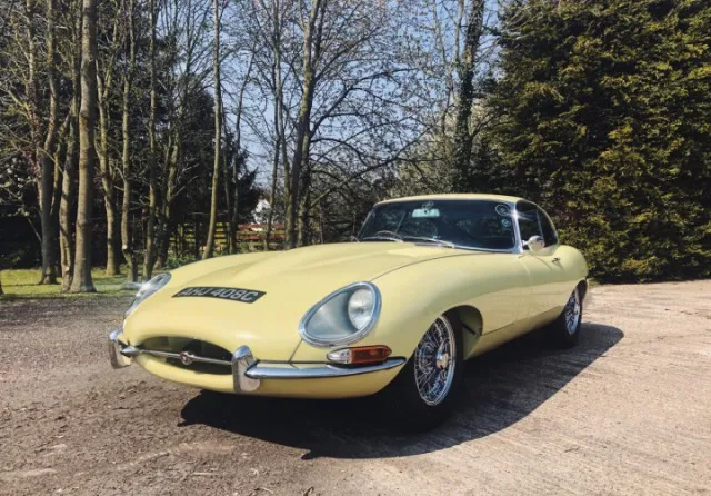 Jaguar E-Type Series 1 (1) 1965