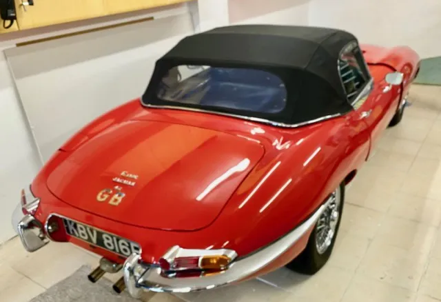 Jaguar E-Type Series 1 1/2 OTS (1) 1967