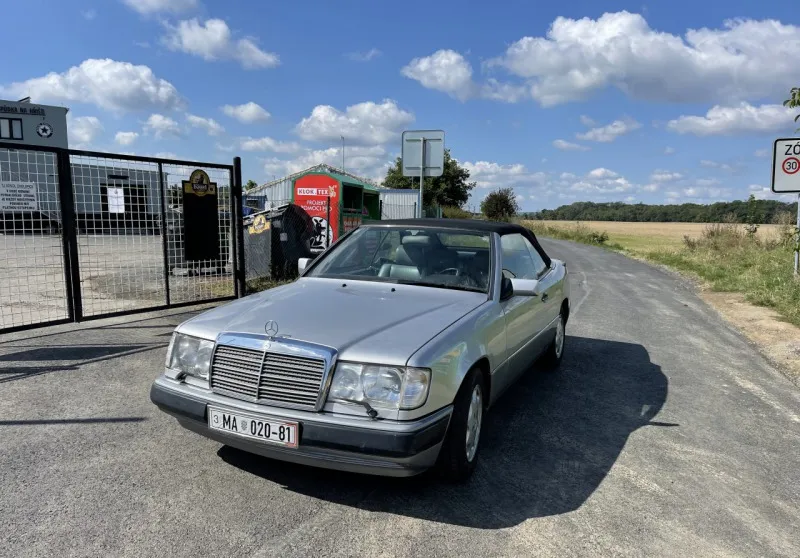 Mercedes-Benz 300 1992