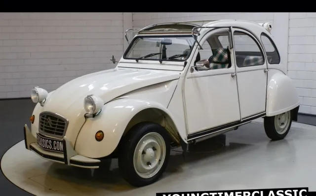 Citroën 2CV Club 53. poslední vyroben 1990
