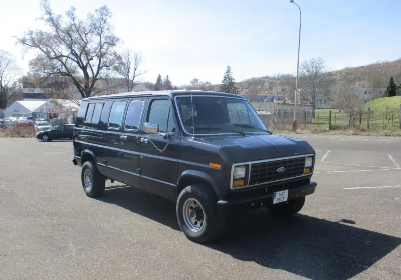 Ford Econoline E350 1985