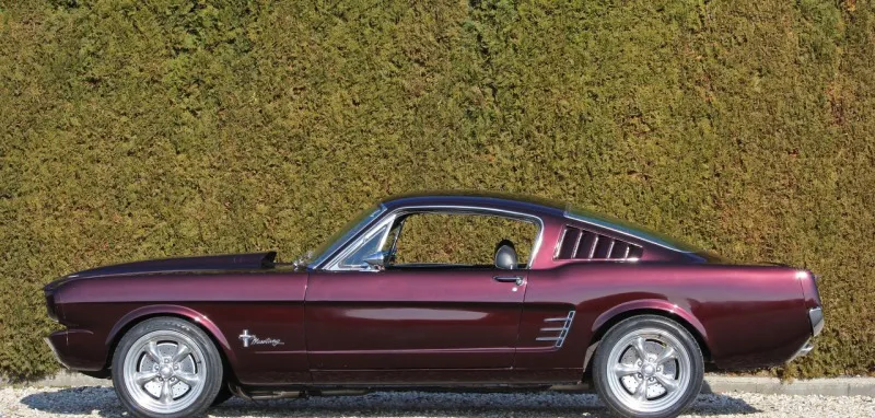 Ford Mustang fastback V8 automatic 1966