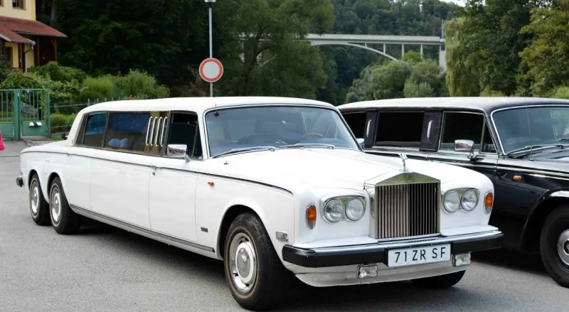 Rolls Royce Silver Wraith šestikolový 1980