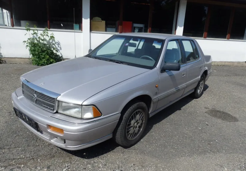 Chrysler Saratoga 3.0 V6 1990
