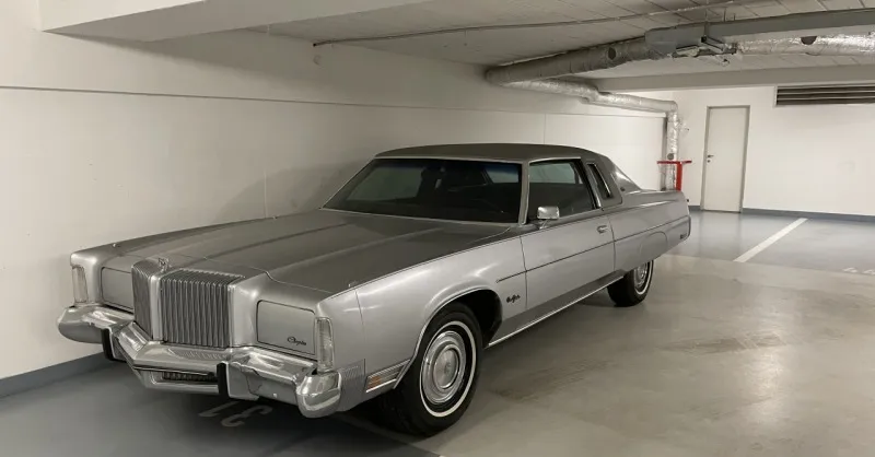 Chrysler New Yorker V8 7.2L 1977