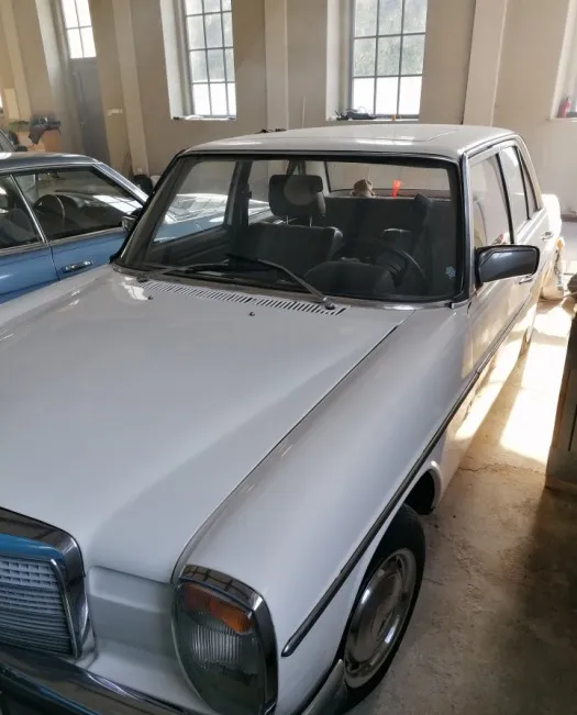 Mercedes-Benz 200 115D 1974