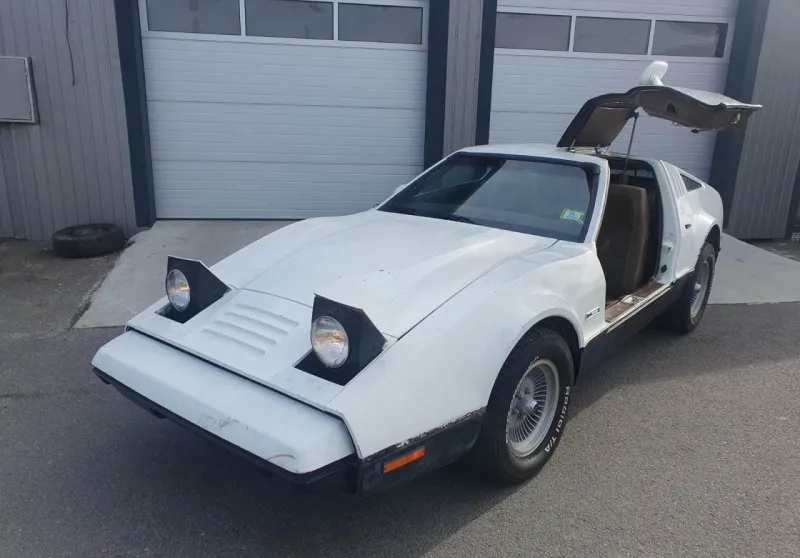 Bricklin SV-1 prodáno 1974