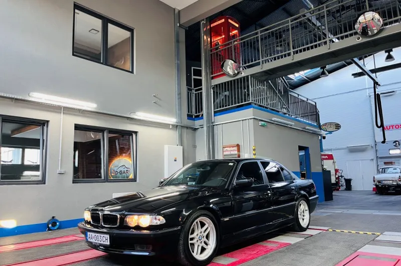 BMW 7 E38 orig.fabr. M-Paket 2001