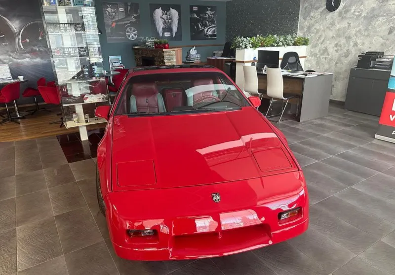 Pontiac Fiero GT,2.8,93KW, V6,+2.MOTOR 1988