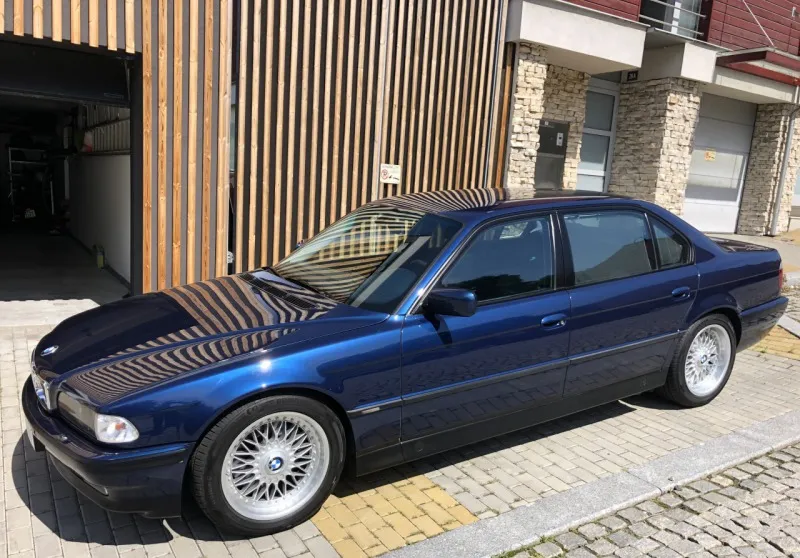 BMW 7 750 iL e38 1998