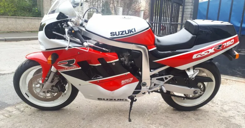 Suzuki GSX GSXR 750 1990