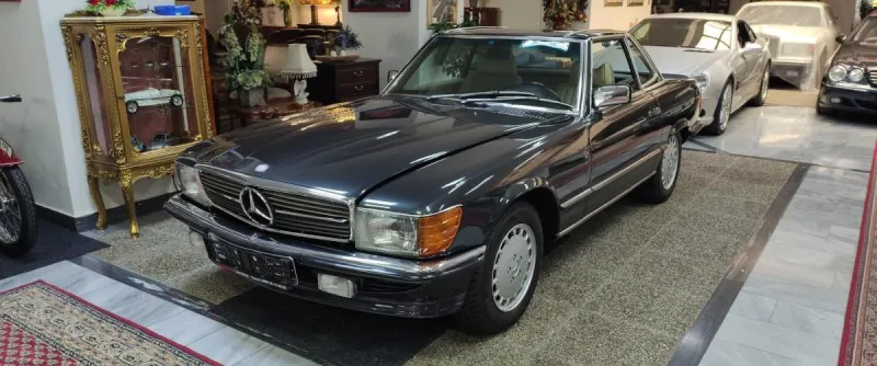 Mercedes-Benz SL R107 560 1986