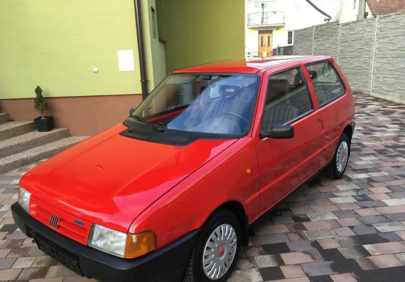 Fiat Uno Logo 2000