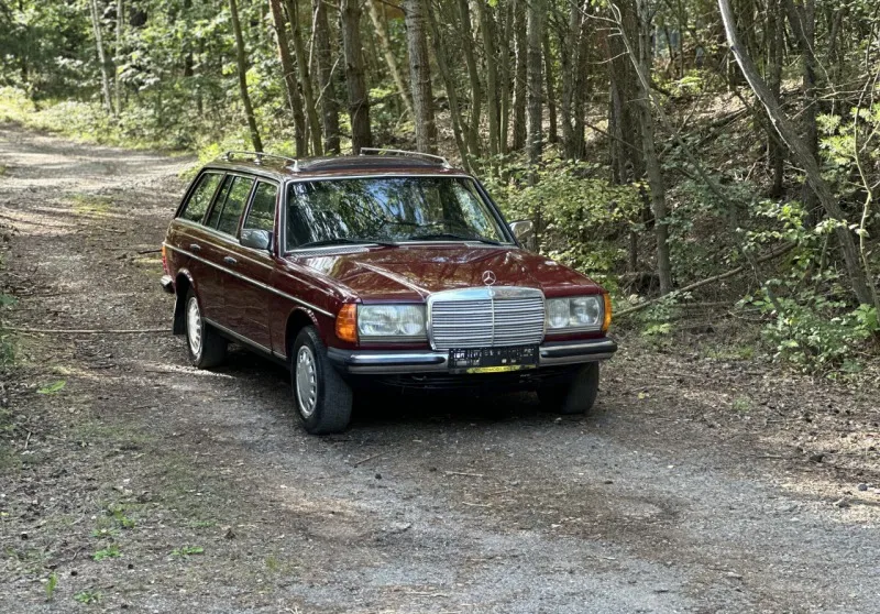 Mercedes-Benz 240 TD S123 1983