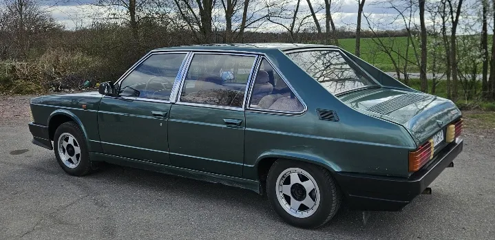 Tatra 613 4 karburátor 1992