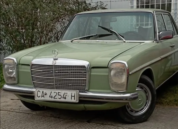 Mercedes-Benz 240 W115 240D 3.0 1974