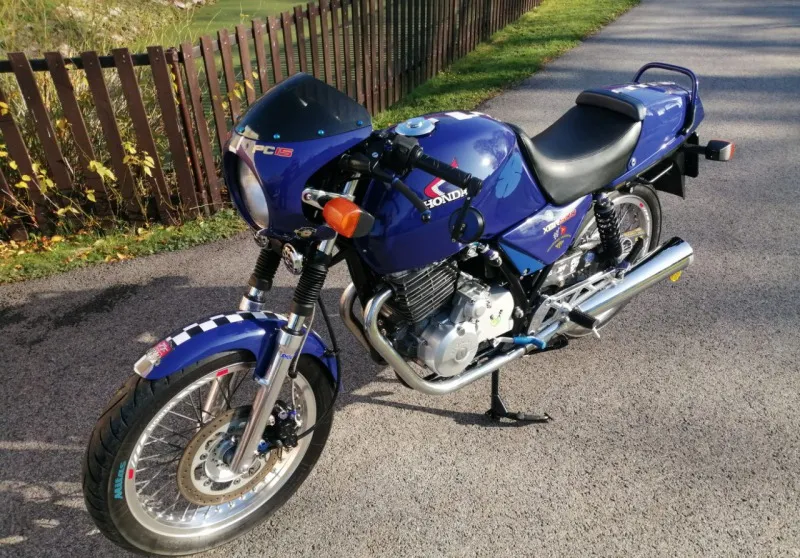 Honda XBR 500 PC 15 1986