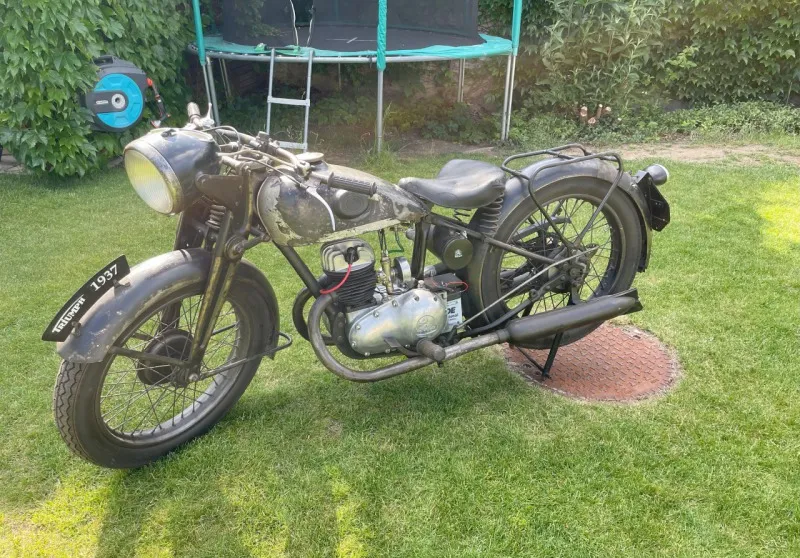 Triumph B200 1937