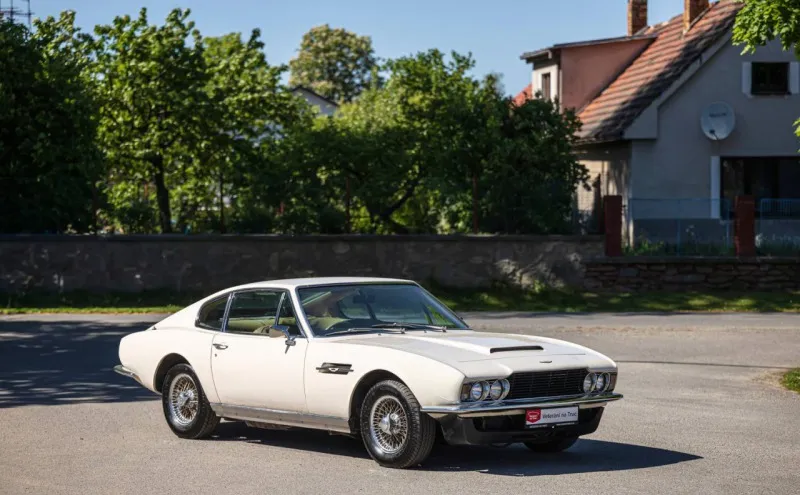 Aston Martin DB Martin DBS 6 1970