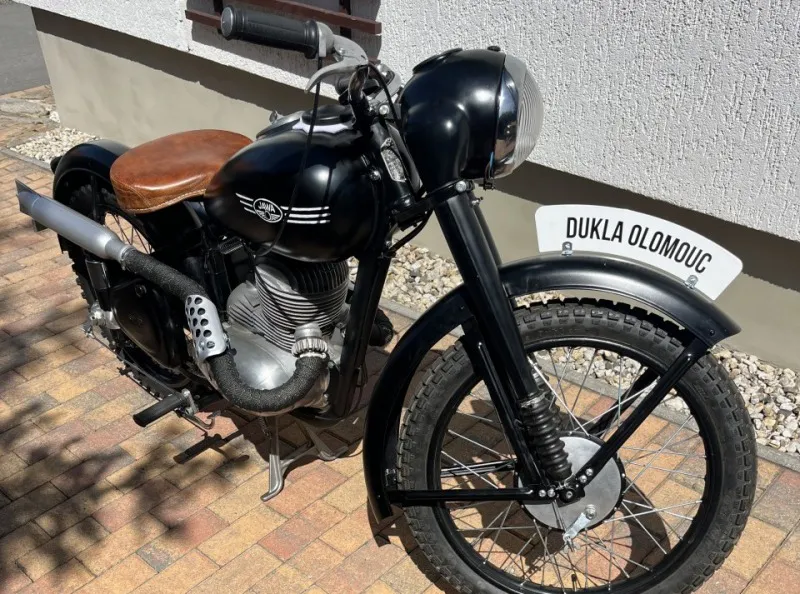 Jawa 250 Pérák armádní soutěžní 1951