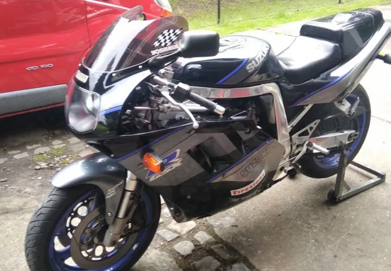 Suzuki GSX GSXR 750 1990