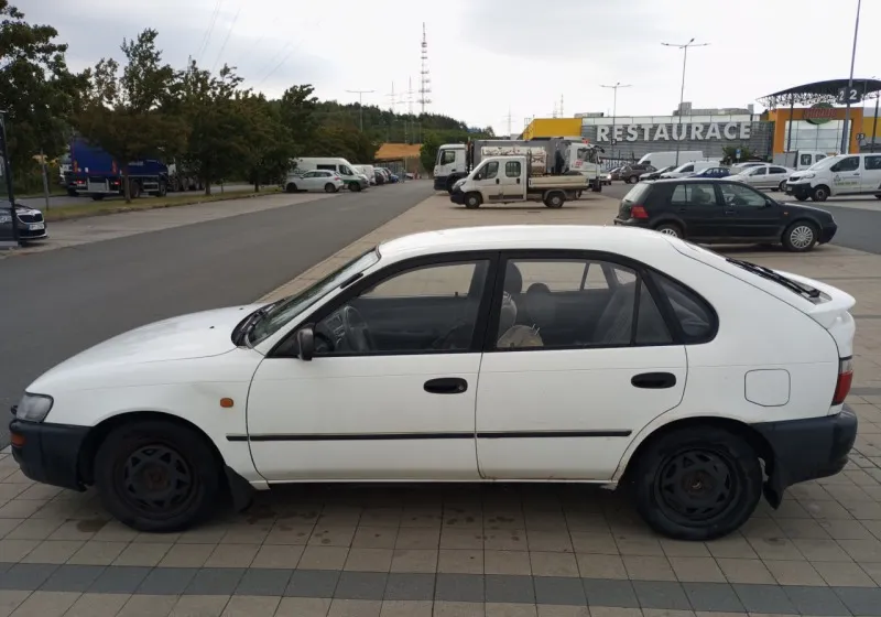 Toyota Corolla E100 1992