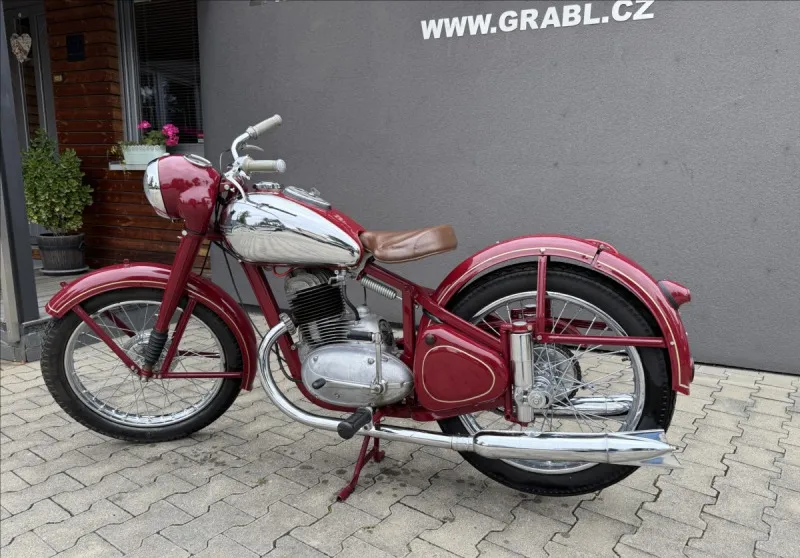 Jawa 250 Pérák 1947