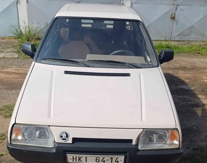 Škoda Favorit 135 lux 1990