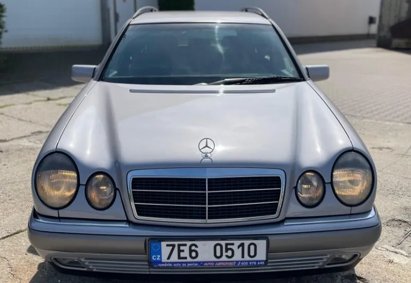 Mercedes-Benz E W210 1998