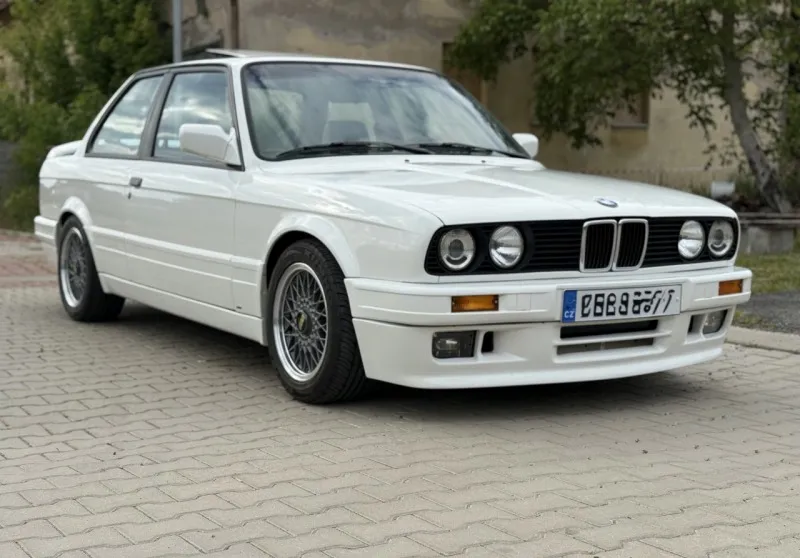 BMW 3 E30 iS 1990