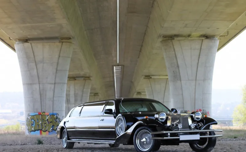 Lincoln Town Car Excalibur 2002