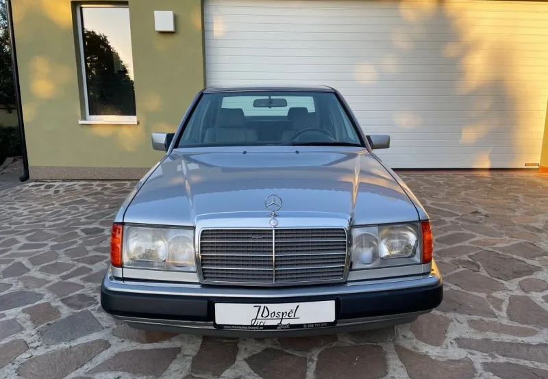 Mercedes-Benz E E 300 1993