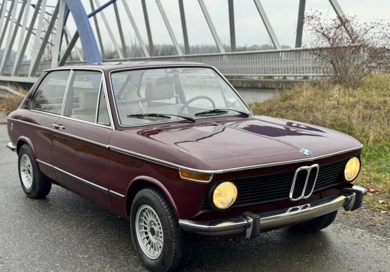 BMW 2002 Touring Malaga Rot 1974