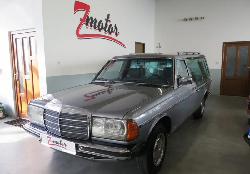 Mercedes-Benz E 123 3.0D pohřební vůz, TO 1983