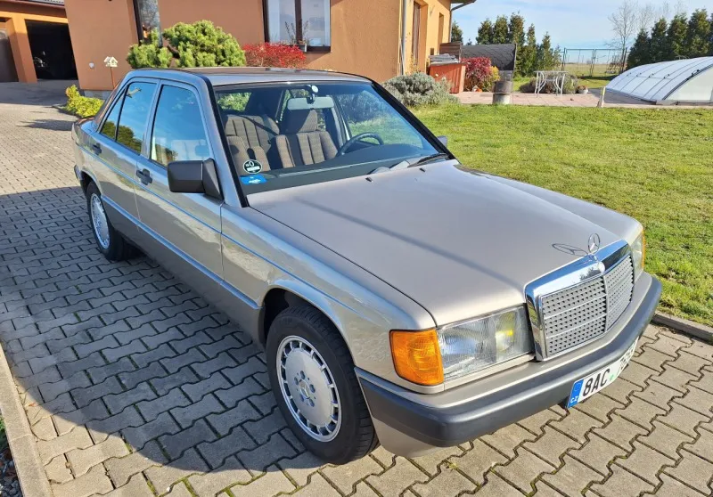 Mercedes-Benz 190 1989