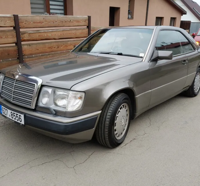 Mercedes-Benz 300 w124 1990