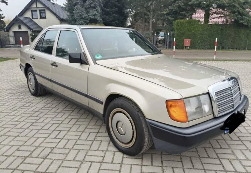 Mercedes-Benz E W124 1989