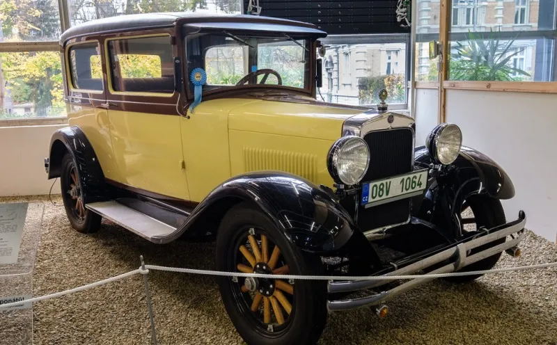 Studebaker Erskine 51F sedan 1928