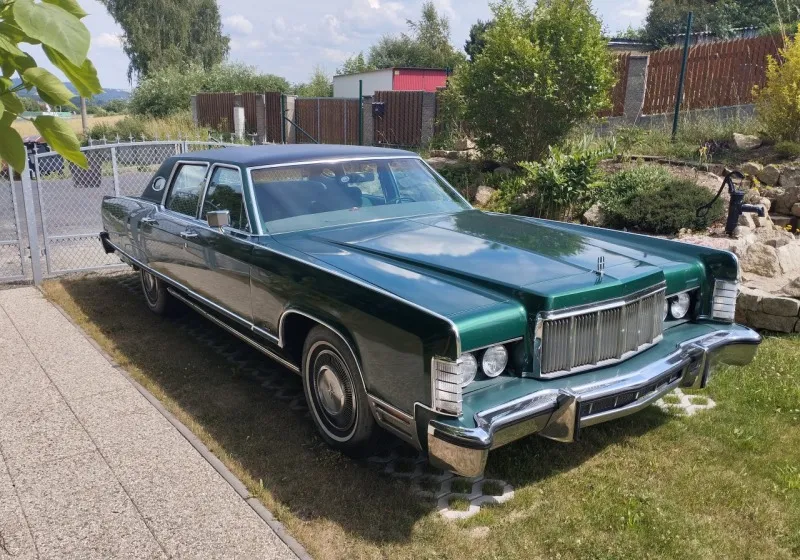 Lincoln Continental Town Car 1976