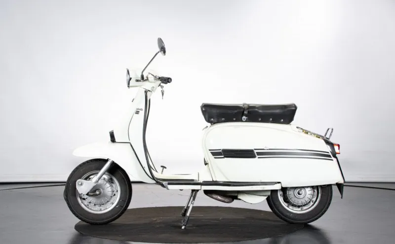 Innocenti LAMBRETTA DL 150 "MACCHIA NERA" 1970