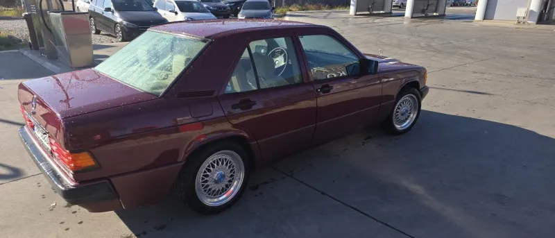 Mercedes-Benz 190 190E 1991
