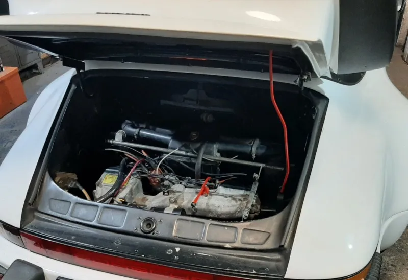 Porsche 911 CU 2.0L jen motor 1975