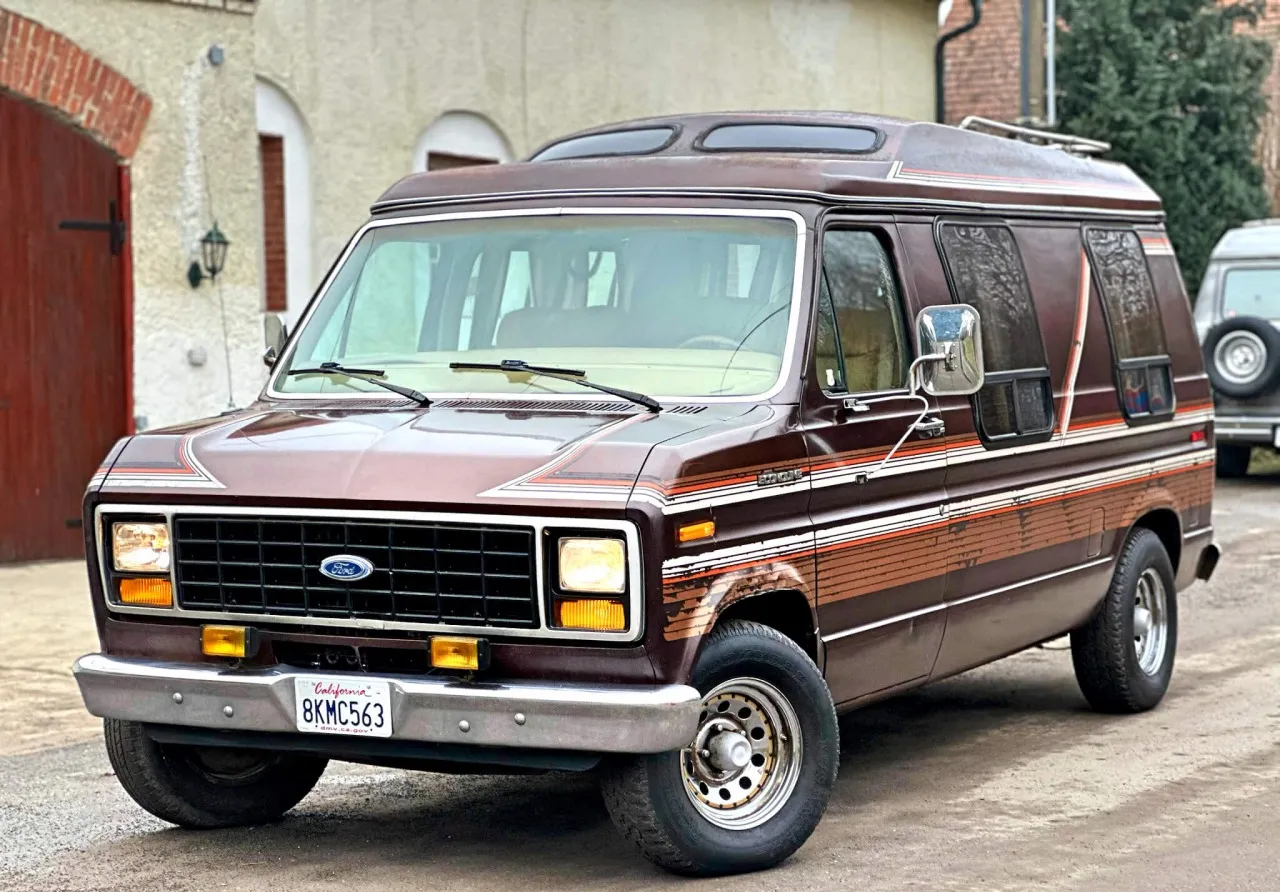 Ford Econoline E-150 5.8 V8 1983