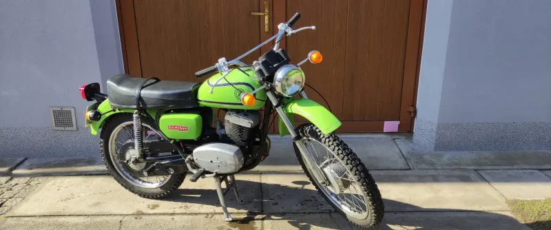 ČZ 175 ČZ 175 trail 1977