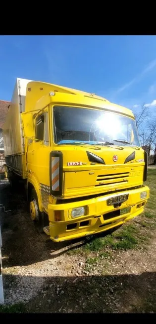 Liaz valník s plachtou 1989