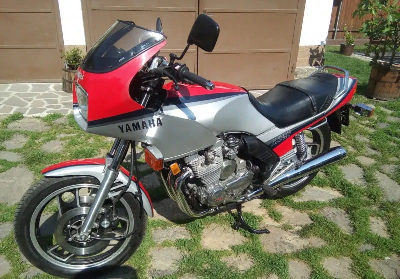 Yamaha XJ 750 Trikolora 1984
